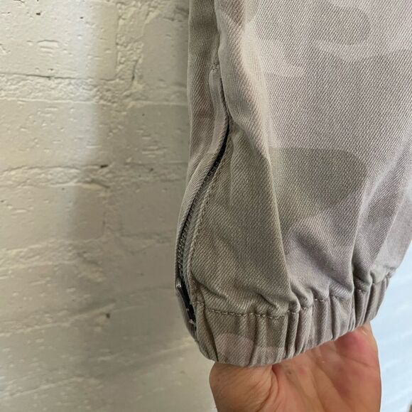 PAIGE Women's Mayslie Cargo Pants - Picture 4 of 4